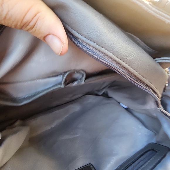 Rosetti Gray Shoulder Bag - Picture 5 of 7